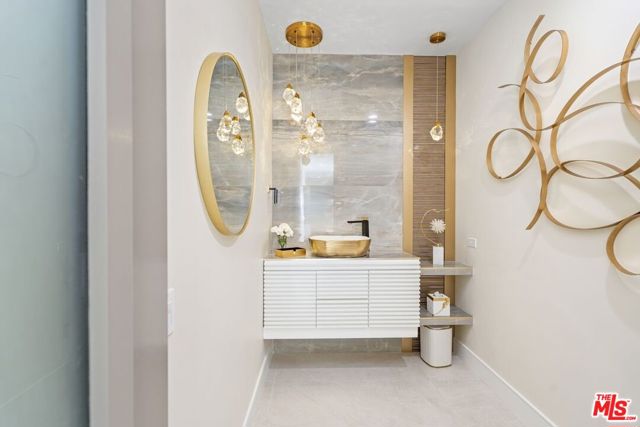 Image 18 of 43 For 580 Elk Clover Circle