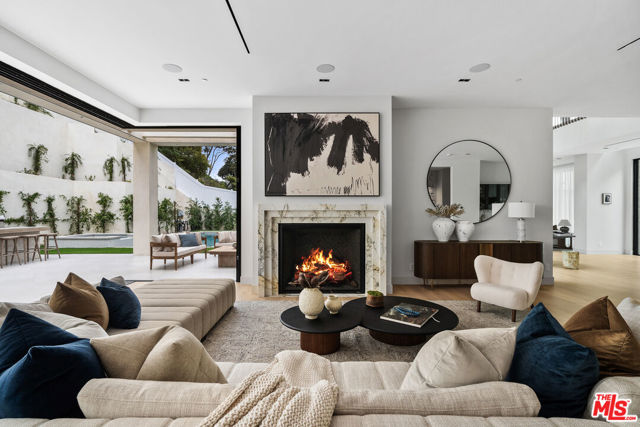 10950 Verano Road, Los Angeles CA: https://media.crmls.org/mediaz/a739f02e-b64f-4b94-972f-7b6f24b04193.jpg