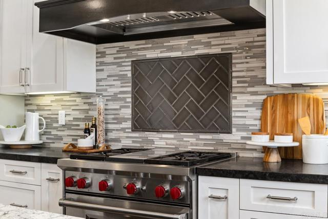 Detail Gallery Image 8 of 44 For 13822 Camino Del Suelo, San Diego,  CA 92129 - 4 Beds | 3 Baths