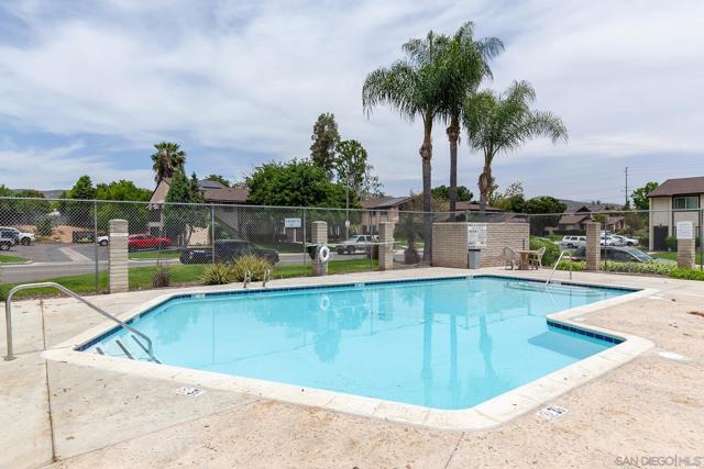 9952 N Magnolia Ave, Santee CA: https://media.crmls.org/mediaz/a73a44b7-a125-456f-b51c-5428b497a175.jpg