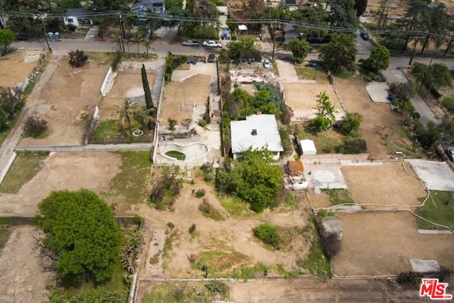 3359 Glenrose Avenue, Altadena CA: https://media.crmls.org/mediaz/a73ad060-1c3b-491d-a809-b9bac42ff3fe.jpg