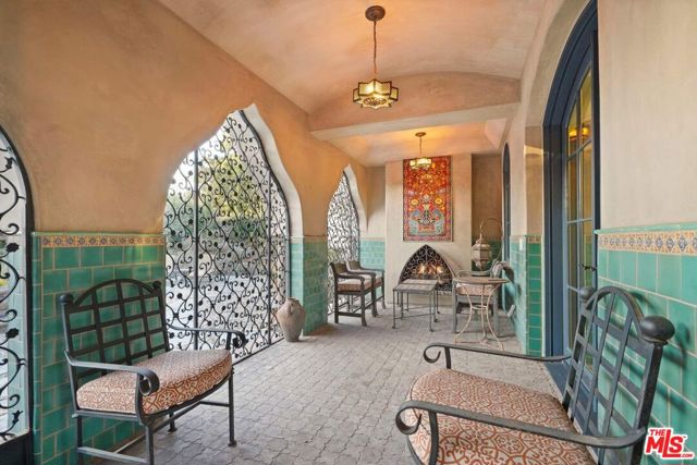 29549 Harvester Road, Malibu CA: https://media.crmls.org/mediaz/a73ad775-3932-483a-8458-8f851c9feaf2.jpg