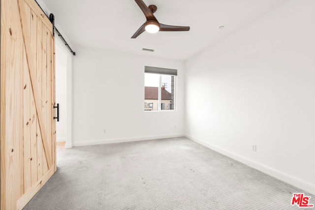 516 E Imperial Avenue, El Segundo CA: https://media.crmls.org/mediaz/a73d1f03-72af-4aa0-b778-ceca14d690d0.jpg