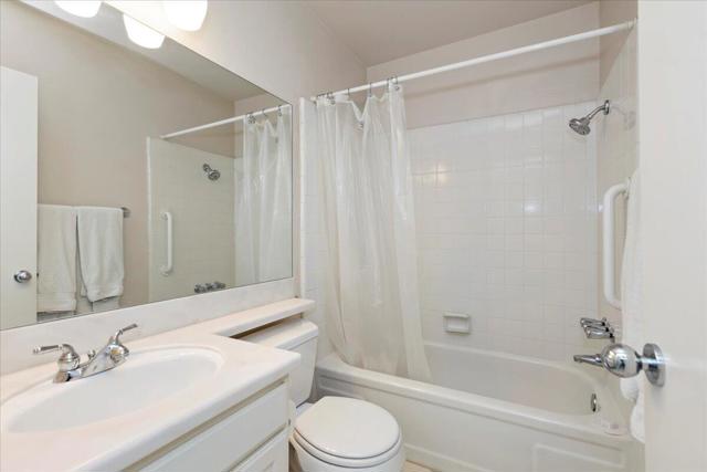 1711 Grand Bahama Drive W, Palm Springs, CA 92264
