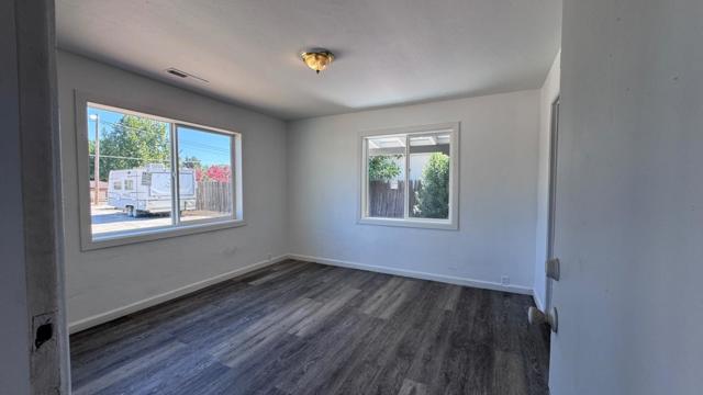 1720 River Road, Modesto CA: https://media.crmls.org/mediaz/a73daff9-dbc3-4c18-95d8-6e80fa6a72bf.jpg
