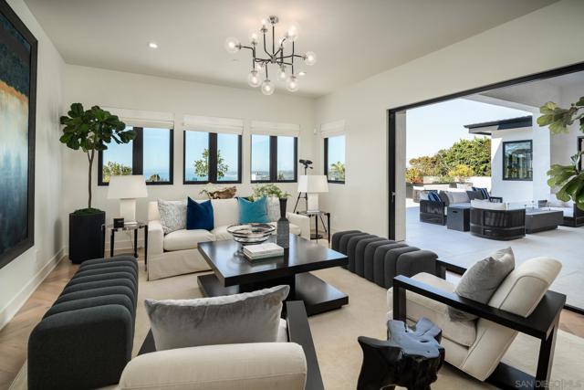 2365 Via Siena, La Jolla CA: https://media.crmls.org/mediaz/a73dee4b-8b4d-451e-9cc6-c041e708f151.jpg
