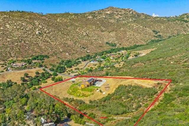 18585 Deer Valley Estates, Poway CA: https://media.crmls.org/mediaz/a73e60fc-63de-42f0-9c14-9ce9f3e35d88.jpg