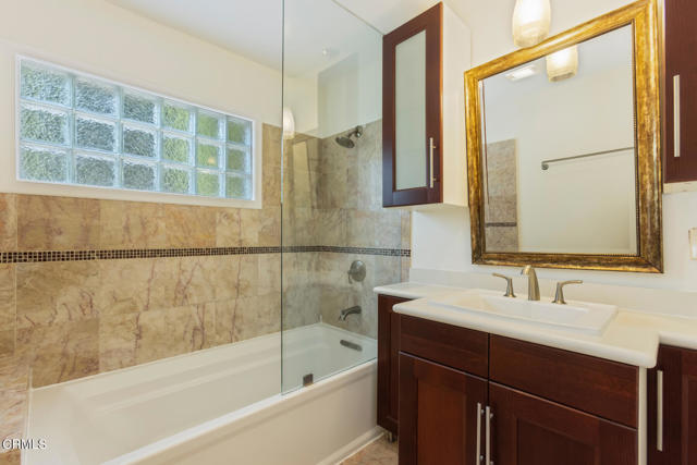 Detail Gallery Image 21 of 40 For 1932 Hilldale Dr, La Canada Flintridge,  CA 91011 - 4 Beds | 2/1 Baths