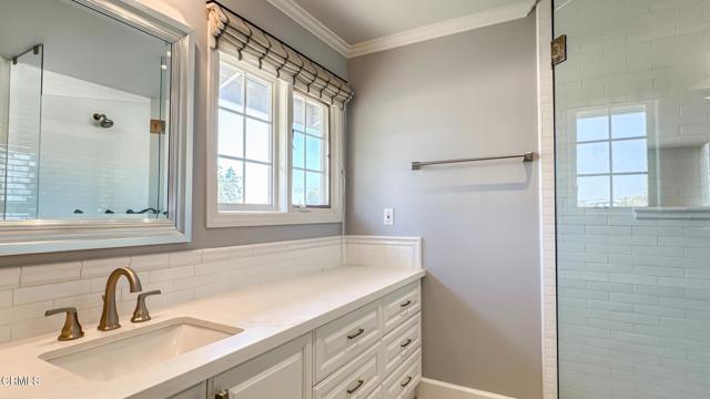 Detail Gallery Image 21 of 37 For 209 San Miguel Rd, Pasadena,  CA 91105 - 4 Beds | 3 Baths