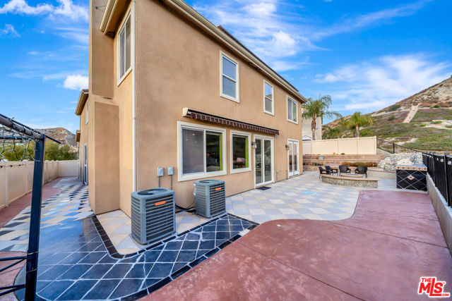 15624 Derrico Lane, Canyon Country CA: https://media.crmls.org/mediaz/a73f3507-d8d9-491a-aa87-12617e0f8042.jpg