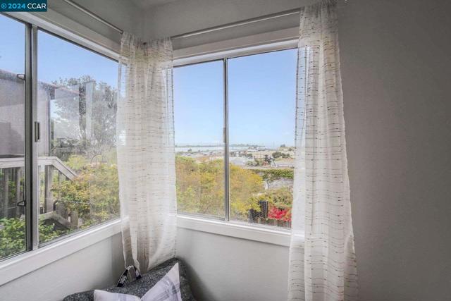 Image 16 of 41 For 2815 San Luis St