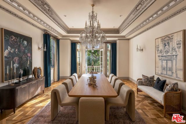 628 North Rodeo Drive photo 6