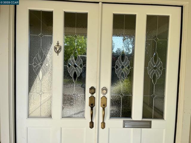1201 Golden Rain Road, Walnut Creek CA: https://media.crmls.org/mediaz/a74254b0-dc6c-4113-98ed-8856febd8487.jpg
