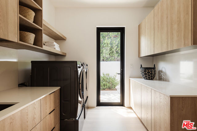 29800 Cuthbert Road, Malibu CA: https://media.crmls.org/mediaz/a743244d-3f65-400d-939a-eafa2f088750.jpg
