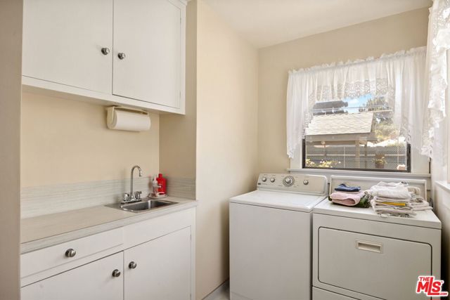 4155 Madison Avenue, Culver City CA: https://media.crmls.org/mediaz/a74332ab-25aa-4837-9671-58bd6a167158.jpg