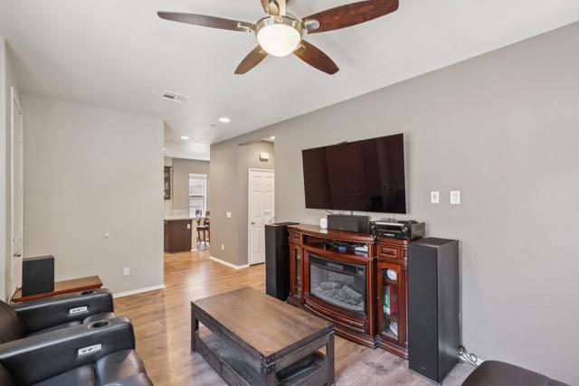 414 Via De La Paz, Palm Desert CA: https://media.crmls.org/mediaz/a743b9d6-f3d5-4fc6-b57b-f475a4a4830a.jpg