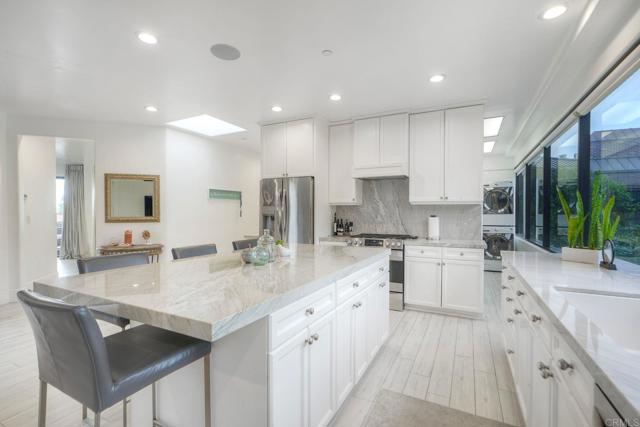 Detail Gallery Image 13 of 25 For 300 9th St., Del Mar,  CA 92014 - 3 Beds | 3 Baths