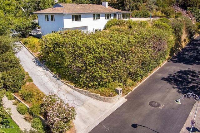 1372 Inverness Drive, Pasadena CA: https://media.crmls.org/mediaz/a744861d-b415-4197-86c0-2f3724cf17c7.jpg