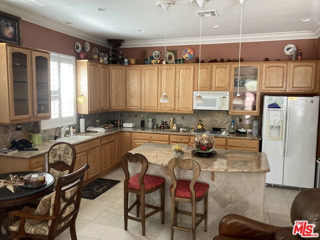 Image 18 of 44 For 935 Monarch Court
