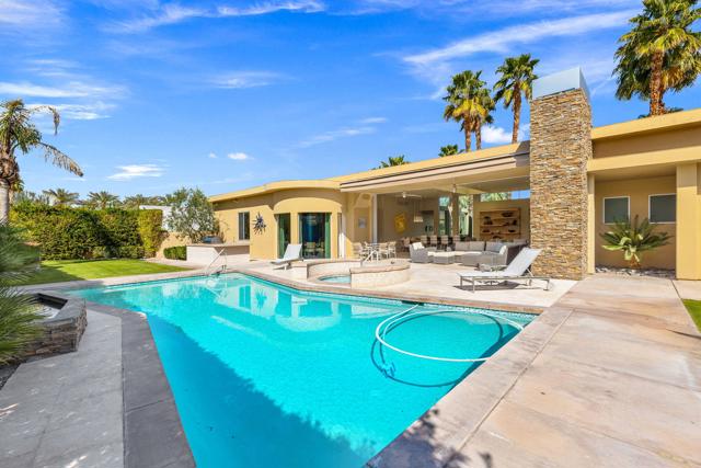 28 Sun Ridge Circle, Rancho Mirage CA: https://media.crmls.org/mediaz/a7464db4-d703-452f-a23d-f871928e30c6.jpg