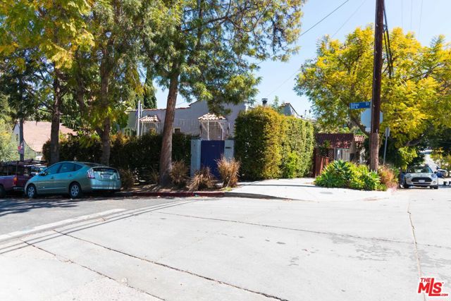 802 Dillon Street, Los Angeles, California 90026, ,Multi-Family,For Sale,Dillon,21702482