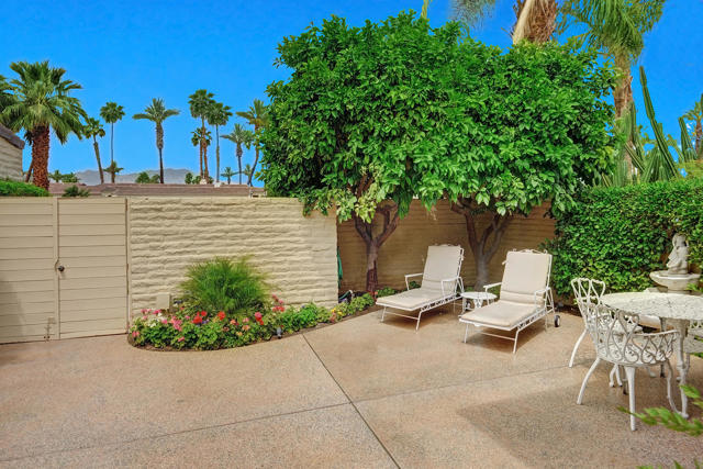 44842 Guadalupe Drive, Indian Wells CA: https://media.crmls.org/mediaz/a746af0b-9cbc-42cf-92bb-dc5872638fa4.jpg