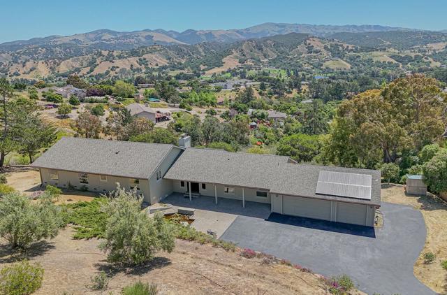 24935 Corte Poco, Salinas CA: https://media.crmls.org/mediaz/a746b75a-153d-43fb-bd5e-2fa14644e4e3.jpg