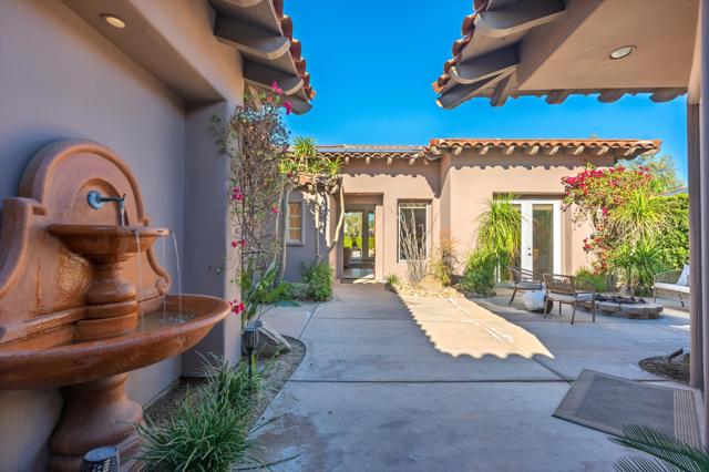 261 Loch Lomond Road, Rancho Mirage CA: https://media.crmls.org/mediaz/a747d978-8e1b-45f2-be38-01403c9f481d.jpg