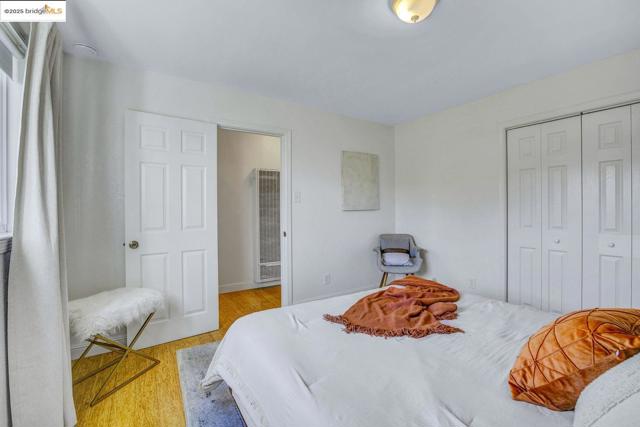 2327 10Th St, Berkeley CA: https://media.crmls.org/mediaz/a747e371-7f08-42d1-a6ff-8b9210d8dd0c.jpg