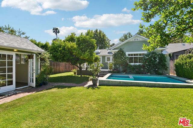 1324 N Orange Grove Avenue, West Hollywood CA: https://media.crmls.org/mediaz/a747fc7e-9bb4-487a-8912-6d090455d3fe.jpg