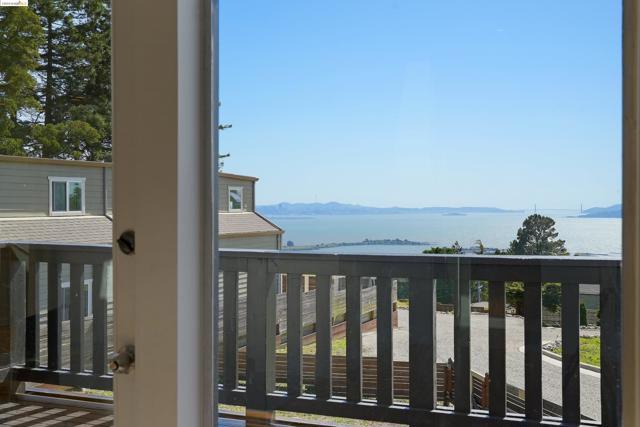 921 Clark Place, El Cerrito CA: https://media.crmls.org/mediaz/a7483e99-9cf7-4c63-b3bf-d77635d98743.jpg