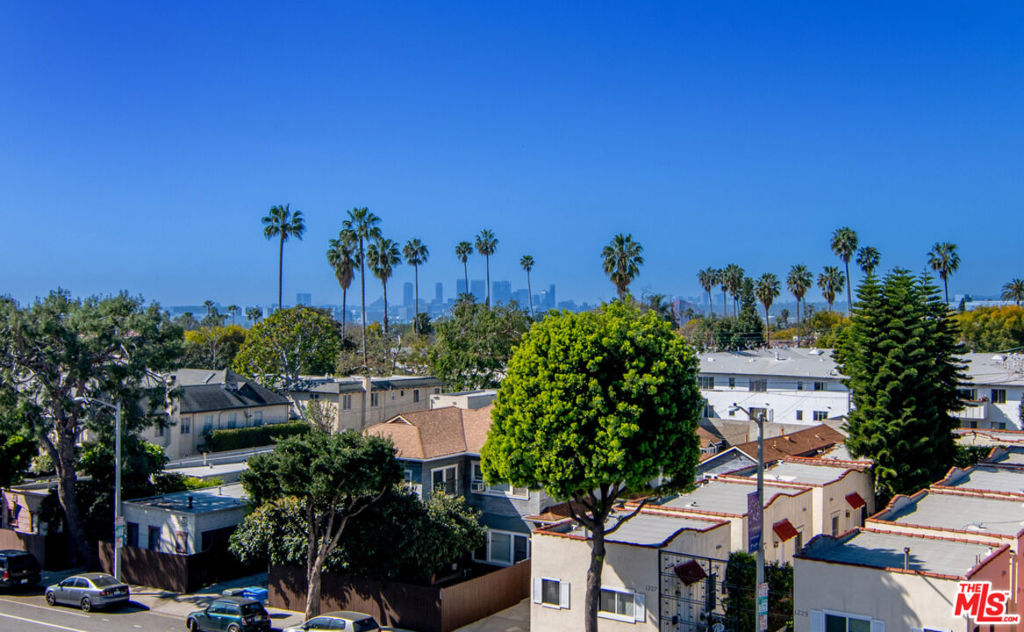 https://media.crmls.org/mediaz/a7485e9f-5172-4414-86c8-726554789d5b.jpg?preset=X-Large