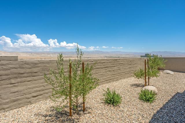 38 Zinfandel, Rancho Mirage CA: https://media.crmls.org/mediaz/a748f164-e424-4b37-9c57-0d77a25b6db1.jpg