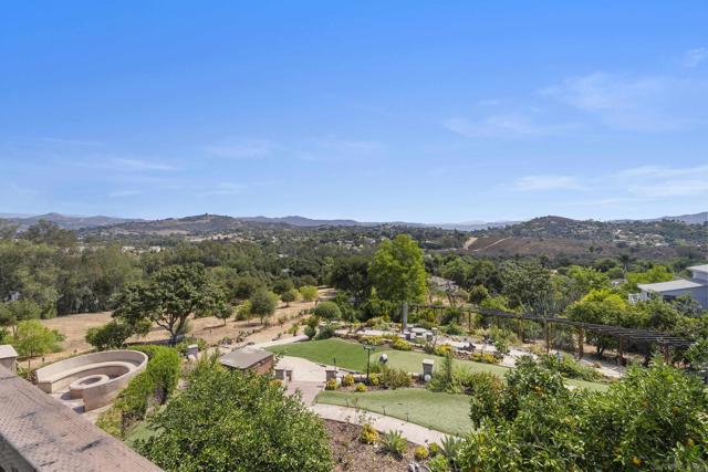 644 Eldorado Drive, Escondido CA: https://media.crmls.org/mediaz/a74900da-93c6-4baa-b754-8ac6e13a1915.jpg