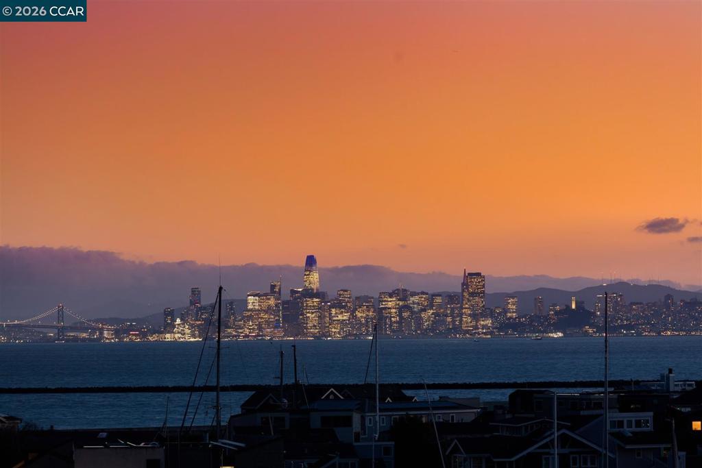 https://media.crmls.org/mediaz/a7493cef-eaa6-439e-8527-bdb945850daf.jpg?preset=X-Large
