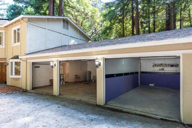 23489 Hutchinson Road, Los Gatos CA: https://media.crmls.org/mediaz/a7493d2a-9919-4fc8-bdd9-b2f829bfccec.jpg