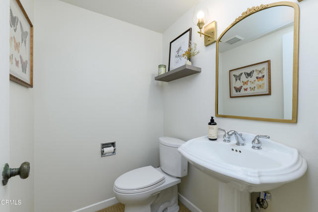 1905 Ocean Drive, Oxnard CA: https://media.crmls.org/mediaz/a74a4572-41a5-465b-b374-657a6d0a2879.jpg