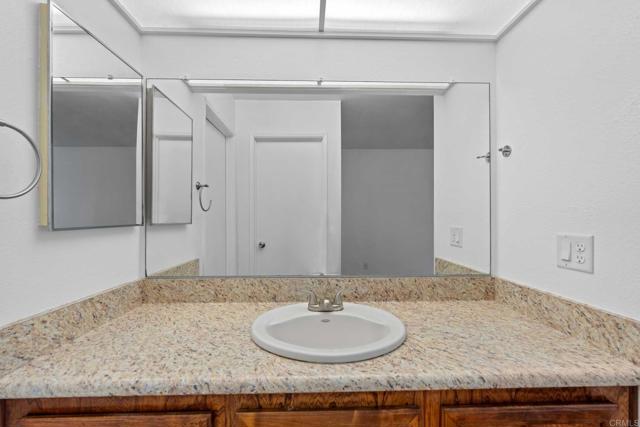 Detail Gallery Image 11 of 27 For 337 N Melrose Dr #E,  Vista,  CA 92083 - 2 Beds | 2 Baths
