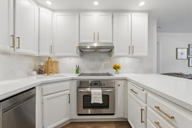 1562 Camino Del Mar, Del Mar CA: https://media.crmls.org/mediaz/a74b0a54-c535-4751-8eec-5d25703119ad.jpg