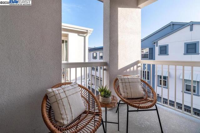 37468 Bowline Rd, Newark CA: https://media.crmls.org/mediaz/a74b1235-416f-4d89-a0c3-e3228cf2a578.jpg