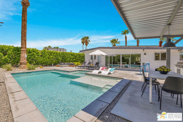587 N Calle Marcus, Palm Springs CA: https://media.crmls.org/mediaz/a74b1504-c1f3-493f-be3a-467c55ec4d8b.jpg