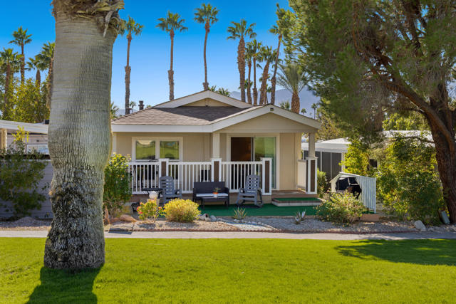 15500 Bubbling Wells Road, Desert Hot Springs CA: https://media.crmls.org/mediaz/a74b4b8c-5920-4b67-8cdb-91bca367af0a.jpg