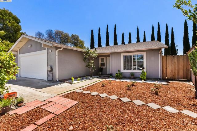 3481 Michael Pl, Bay Point CA: https://media.crmls.org/mediaz/a74b992d-5da3-4a15-b9c1-2df7a1662208.jpg