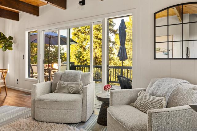 720 Buckingham Sq, Lake Arrowhead CA: https://media.crmls.org/mediaz/a74bf6d9-d3cf-4d86-8038-d5fdda21eda8.jpg