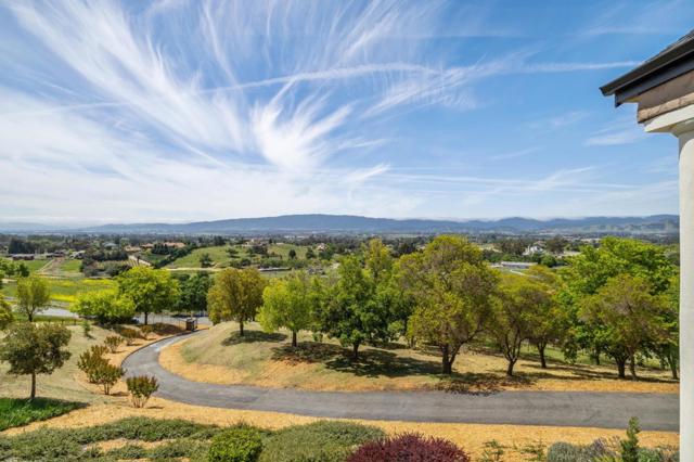 9540 Via Del Oro, Gilroy CA: https://media.crmls.org/mediaz/a74cd443-f6c4-49bd-8509-37cd93a0a2ef.jpg