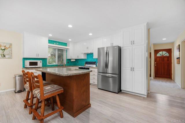 Detail Gallery Image 6 of 36 For 1037 Glenmere Rd, Vista,  CA 92084 - 3 Beds | 2 Baths