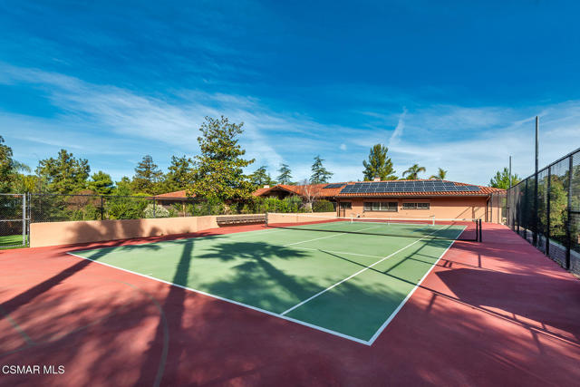 11 Inverness Road, Thousand Oaks CA: https://media.crmls.org/mediaz/a74dd0e6-3ea2-40e7-998f-8e3493e5a650.jpg