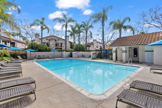 7636 Palmilla Drive, San Diego CA: https://media.crmls.org/mediaz/a74e107b-73c3-4dbe-9c79-adcbb87af9ca.jpg
