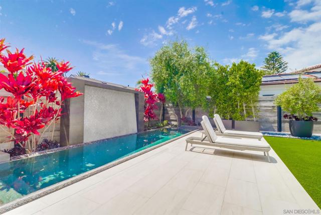 969 Adella Ave, Coronado CA: https://media.crmls.org/mediaz/a74f4e97-ca61-48cd-be12-9ac0e39e820e.jpg