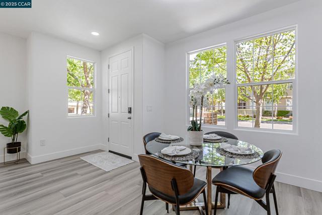 2511 Soren Way, San Ramon CA: https://media.crmls.org/mediaz/a74f9b82-88f4-477a-bbca-3164bf86c154.jpg